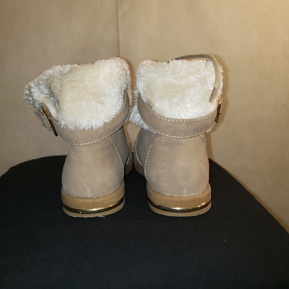Boots - Picture 3 of 4
